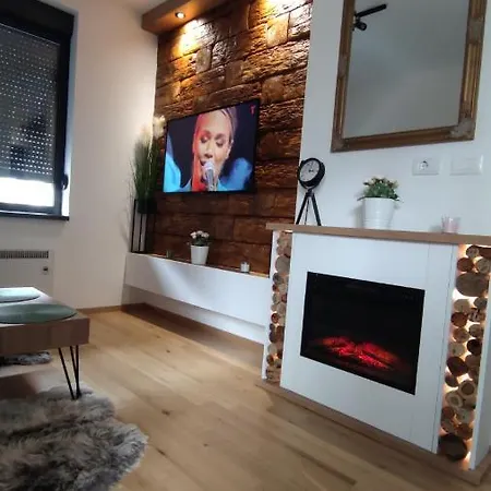 Gold Pine Titova Apartmán