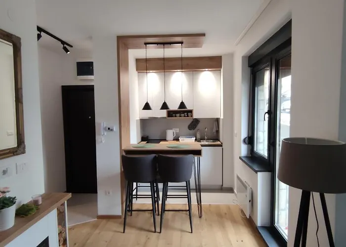 Gold Pine Titova דירה *