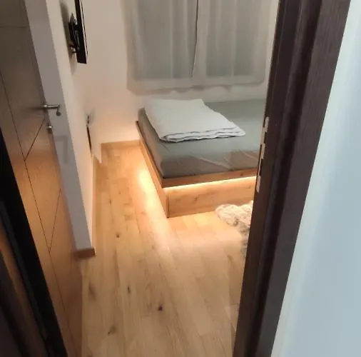 Appartement Gold Pine Titova