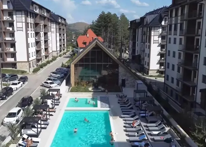 Gold Pine Titova Appartement *